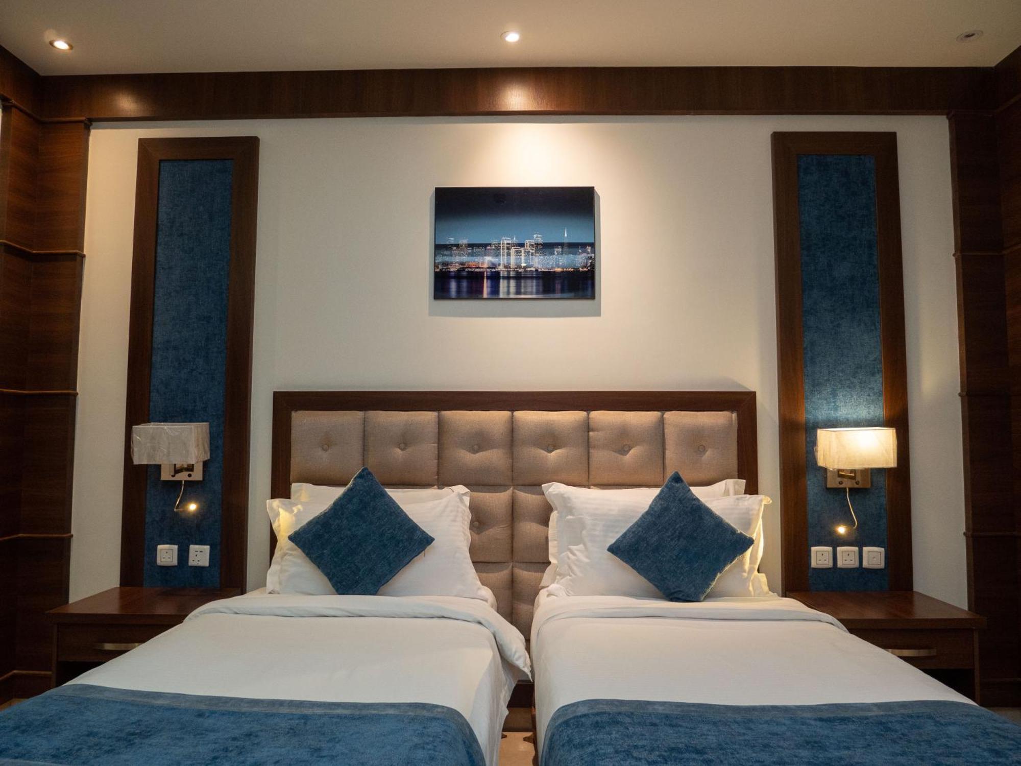 Innyar Hotel Рияд Екстериор снимка