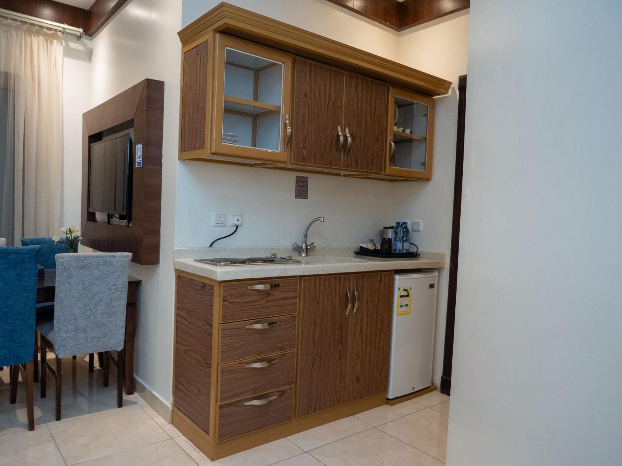 Innyar Hotel Рияд Екстериор снимка