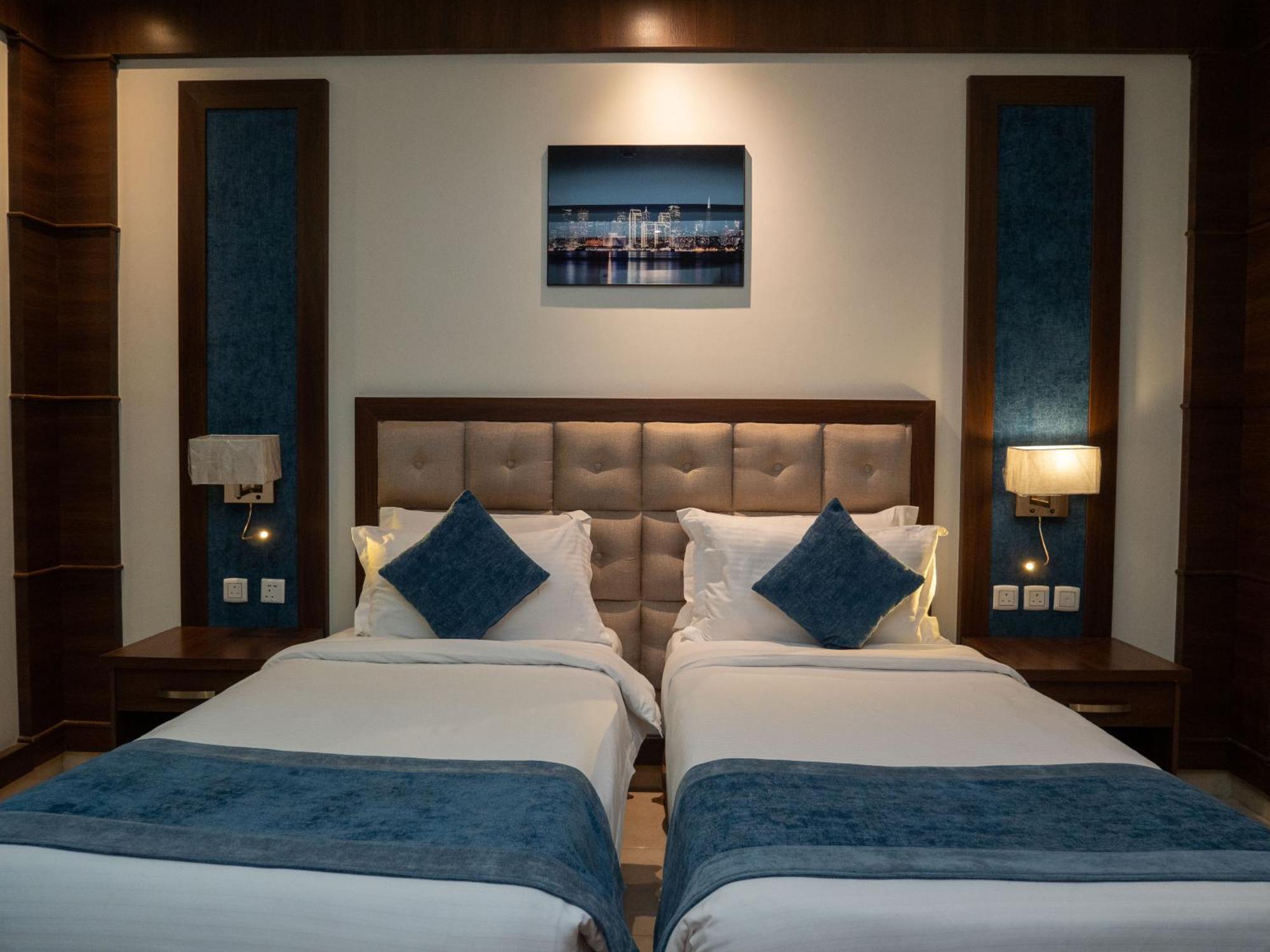 Innyar Hotel Рияд Екстериор снимка